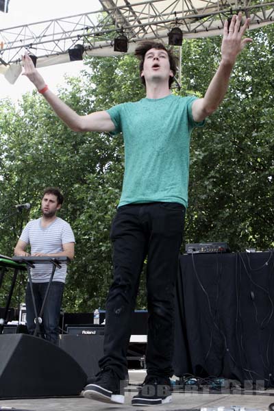 WASHED OUT - 2010-06-06 - PARIS - Parc de la Villette - 